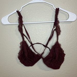 CHARLOTTE RUSSE Maroon Lace Bralette